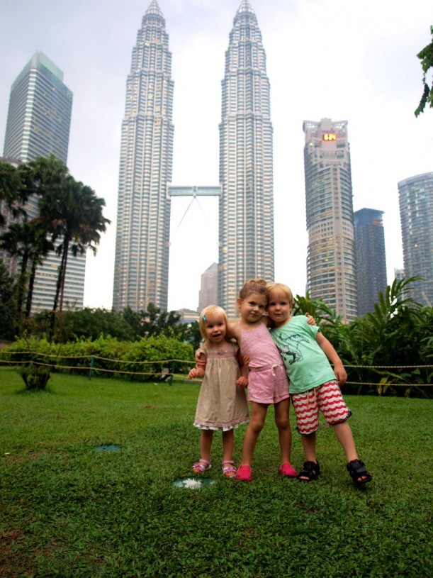 Kuala Lumpurin Petronas Twin Towers on kaupunkin kuuluisin nähtävyys.